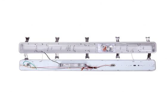 AC 110V ± 10% 入力電圧 インダストリアル 60W 4'LED 線形三角防光 防天