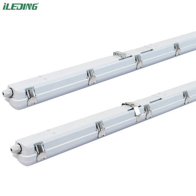 PC 材料 8FT 110W LED 蒸気 密度の高いTri Proof Light IP66 NEMA 4X 農車洗濯用