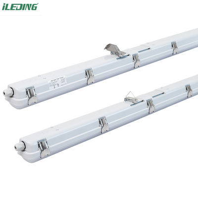 PC 材料 8FT 110W LED 蒸気 密度の高いTri Proof Light IP66 NEMA 4X 農車洗濯用