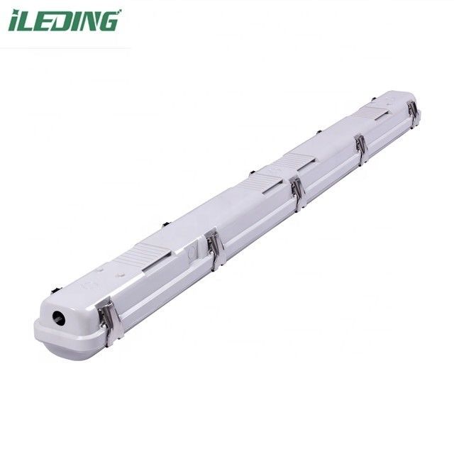 AC 110V ± 10% 入力電圧 インダストリアル 60W 4'LED 線形三角防光 防天