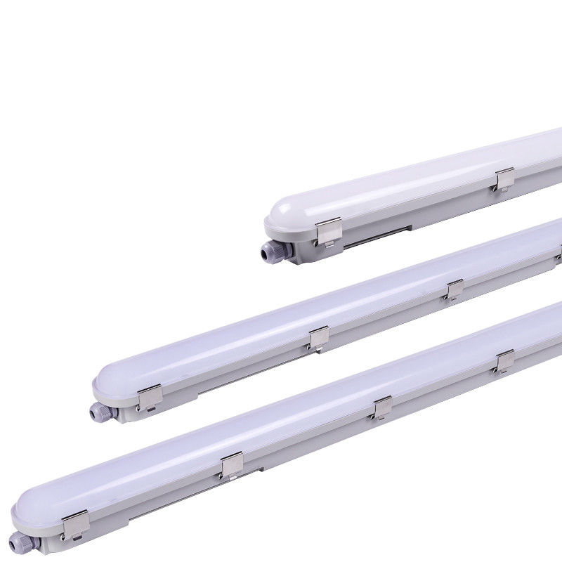 商業用 5FT 駐車用 LED 線形トリ 証明 懸垂 IP66 蒸気密着灯具 2kg