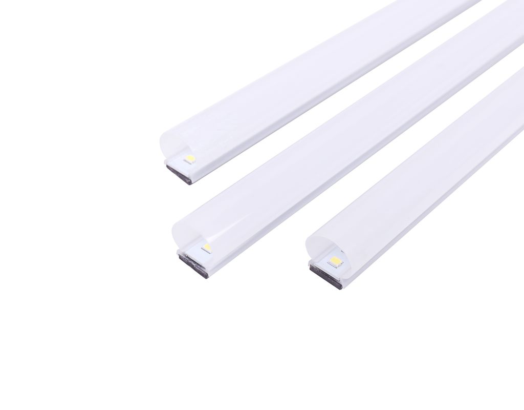調節可能な3CCT LED磁気線形リトロフィットキット 2x4 トロファーライト 46W 4 ストライプ 4FT